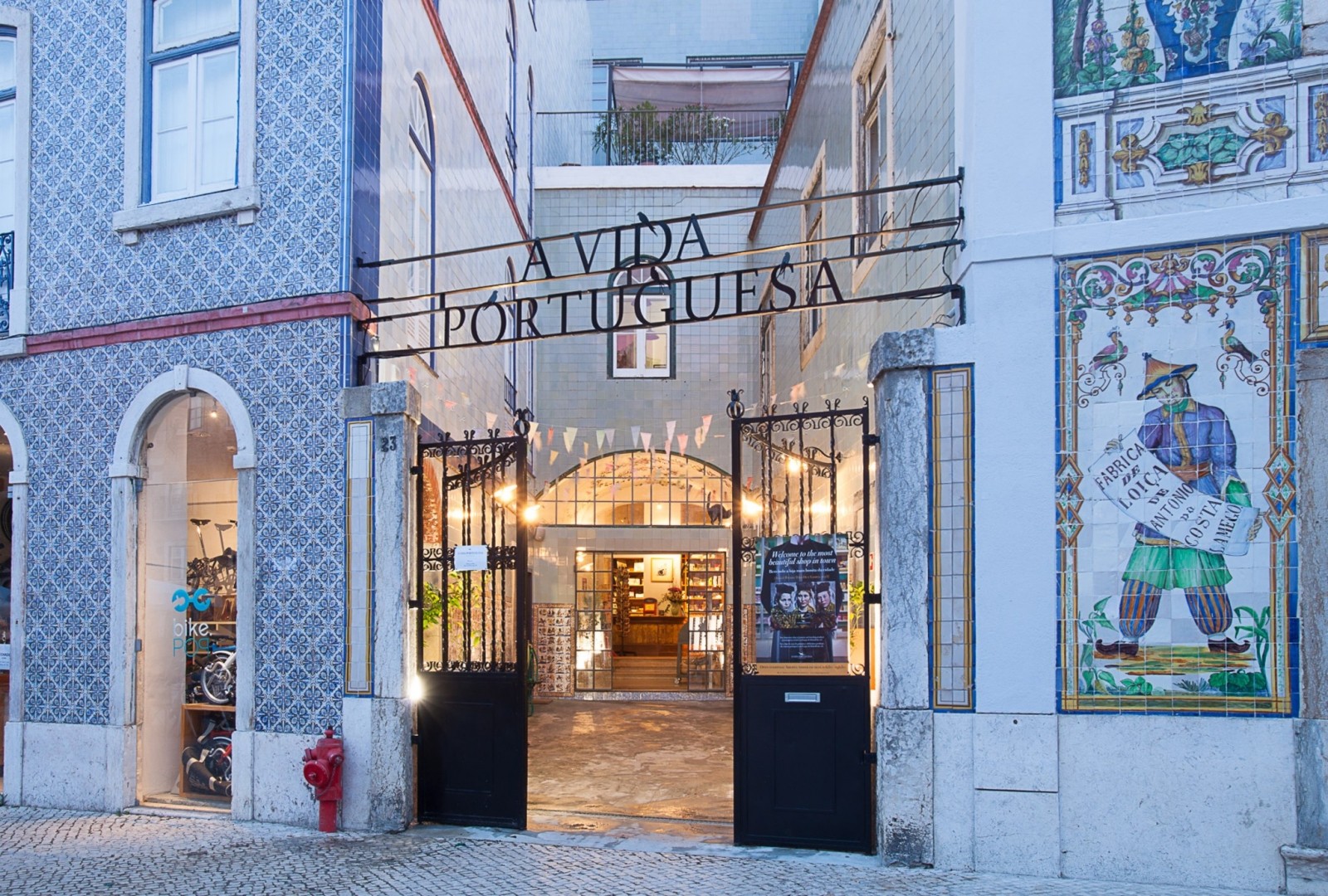 lisbon tourist shops
